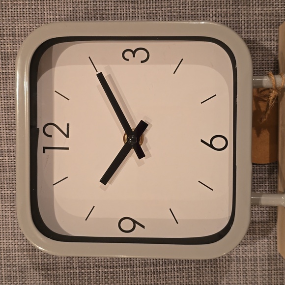 Modern Square Tabletop Clock - Picture 8 of 9